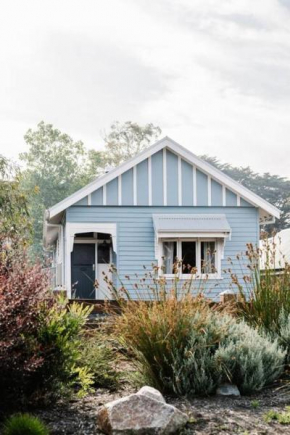 Sailors Whisk, luxurious restored antique cottage